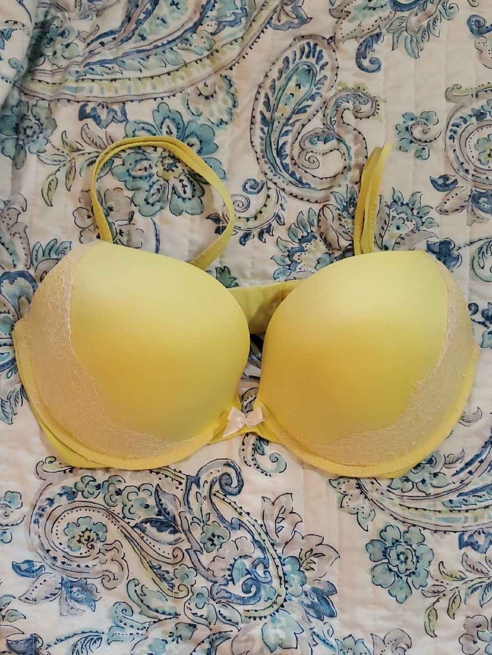 Victoria's Secret Lemon Yellow Lace Push-Up Bra